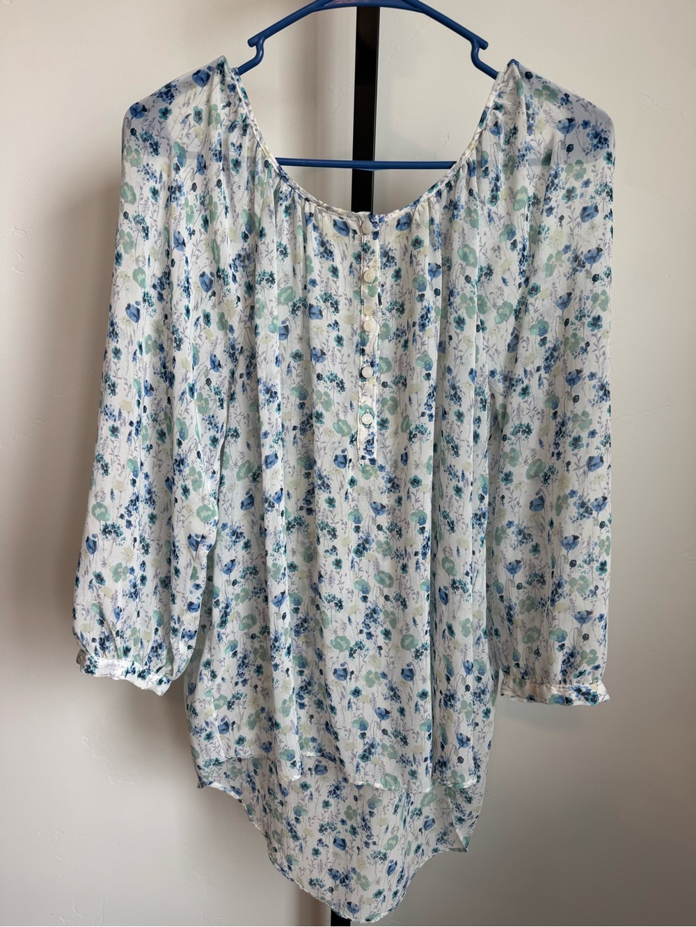 LC Lauren Conrad White Floral Button-Front Peasant Blouse